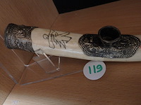 Oude chinese opium pijp in been, gegraveerd - afbeelding 2 van  3
