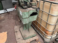 Oude cirkelzaagmachine - afbeelding 3 van  6
