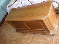 Oude commode met spiegel en dekenkist - afbeelding 4 van  5