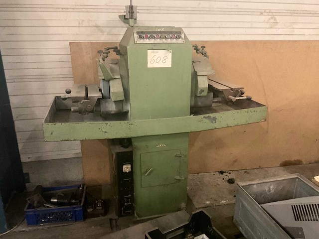 Oude dubbelkops slijpmachine - afbeelding 1 van  3
