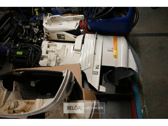 Oude evinrude buitenmotor - afbeelding 1 van  5