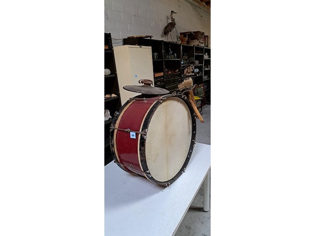 Oude fanfare basdrum - afbeelding 1 van  3