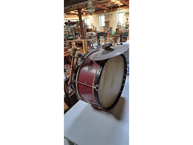 Oude fanfare basdrum - afbeelding 2 van  3