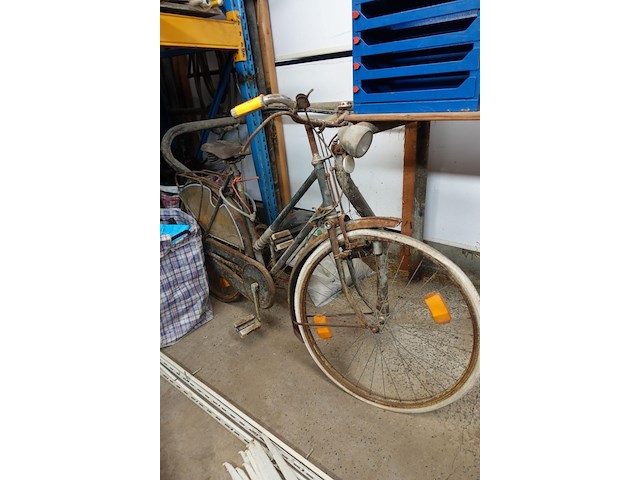 Oude fiets 'rally' - afbeelding 2 van  5