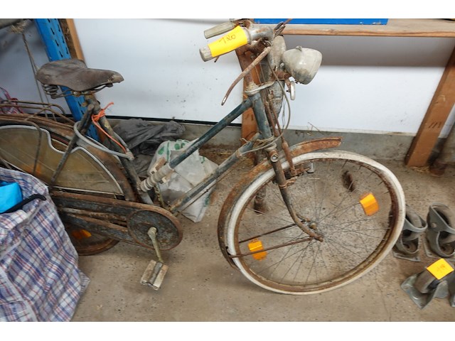 Oude fiets 'rally' - afbeelding 5 van  5