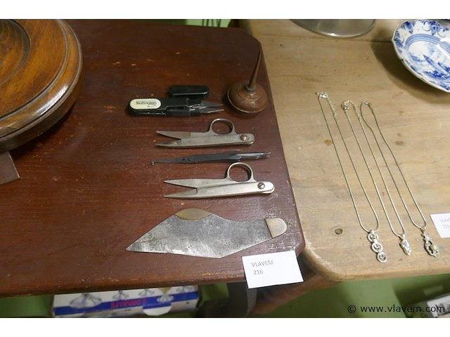 Oude gebruiksvoorwerpen - afbeelding 1 van  1