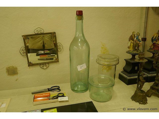 Oude glazen voorwerpen - afbeelding 1 van  1