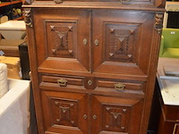 Oude halfhoge mechelse kast 3 laden 4 deuren