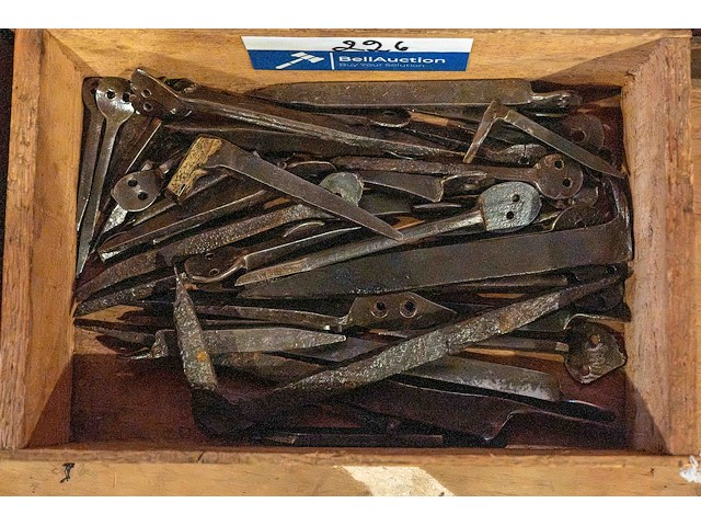 Oude handgesmede nagels frankrijk - afbeelding 3 van  3