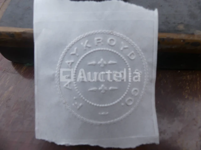 Oude handpunch (010871-040) - afbeelding 1 van  3