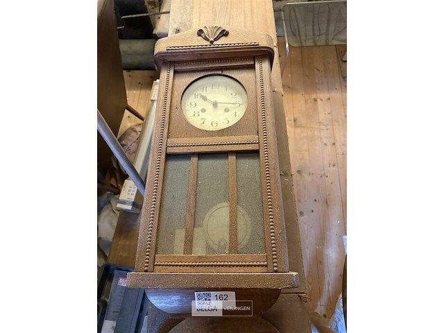 Oude hangklok + houten bord - afbeelding 1 van  3