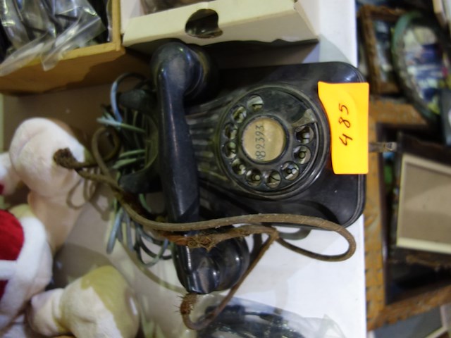 Oude hangtelefoon - afbeelding 1 van  1