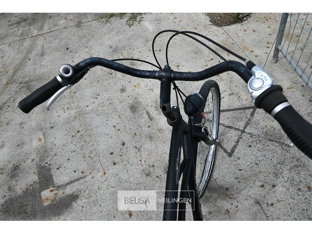 Oude herenfiets - afbeelding 5 van  5