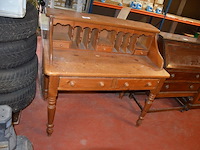 Oude houten bureel met opzet 5 laden