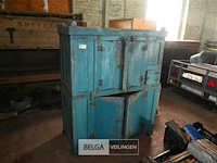 Oude houten kast - afbeelding 1 van  5