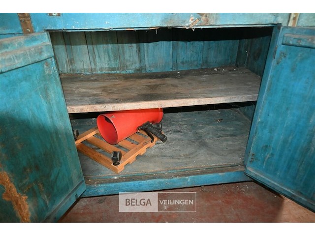 Oude houten kast - afbeelding 4 van  5
