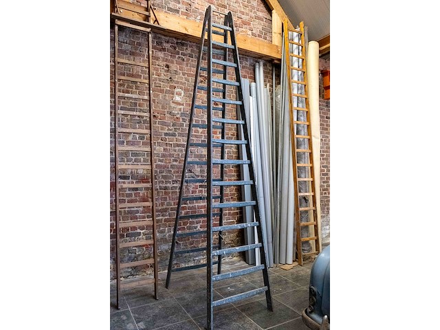 Oude houten ladder nr 3 - afbeelding 3 van  3