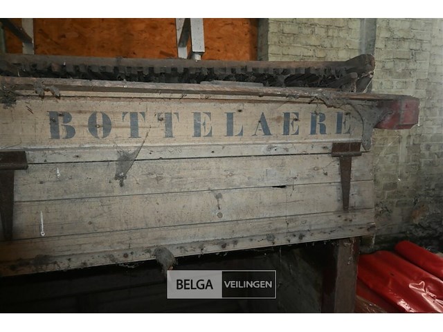 Oude houten landbouwmachine - afbeelding 4 van  6