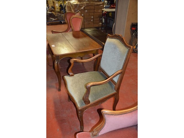 Oude houten tafel afm; 100x70x70, antieke wandtafel afm. 100x30x70, 2 clubzetels roze stoffen zit en rug, groen stoffen zetel met armleuning - afbeelding 6 van  17
