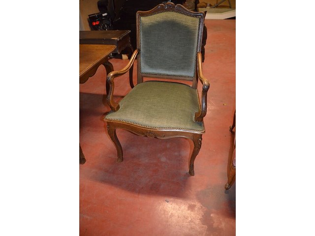 Oude houten tafel afm; 100x70x70, antieke wandtafel afm. 100x30x70, 2 clubzetels roze stoffen zit en rug, groen stoffen zetel met armleuning - afbeelding 7 van  17