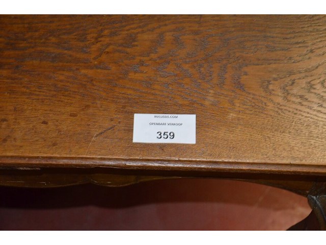 Oude houten tafel afm; 100x70x70, antieke wandtafel afm. 100x30x70, 2 clubzetels roze stoffen zit en rug, groen stoffen zetel met armleuning - afbeelding 9 van  17