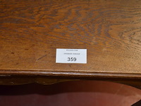 Oude houten tafel afm; 100x70x70, antieke wandtafel afm. 100x30x70, 2 clubzetels roze stoffen zit en rug, groen stoffen zetel met armleuning - afbeelding 9 van  17