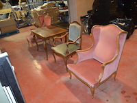 Oude houten tafel afm; 100x70x70, antieke wandtafel afm. 100x30x70, 2 clubzetels roze stoffen zit en rug, groen stoffen zetel met armleuning - afbeelding 1 van  17