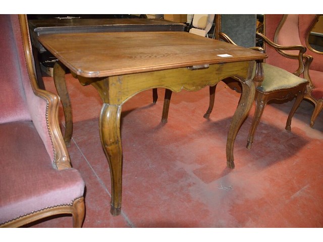 Oude houten tafel afm; 100x70x70, antieke wandtafel afm. 100x30x70, 2 clubzetels roze stoffen zit en rug, groen stoffen zetel met armleuning - afbeelding 11 van  17