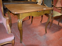 Oude houten tafel afm; 100x70x70, antieke wandtafel afm. 100x30x70, 2 clubzetels roze stoffen zit en rug, groen stoffen zetel met armleuning - afbeelding 11 van  17