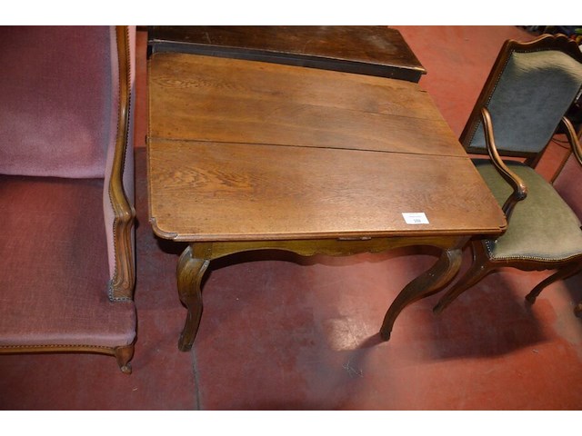 Oude houten tafel afm; 100x70x70, antieke wandtafel afm. 100x30x70, 2 clubzetels roze stoffen zit en rug, groen stoffen zetel met armleuning - afbeelding 12 van  17