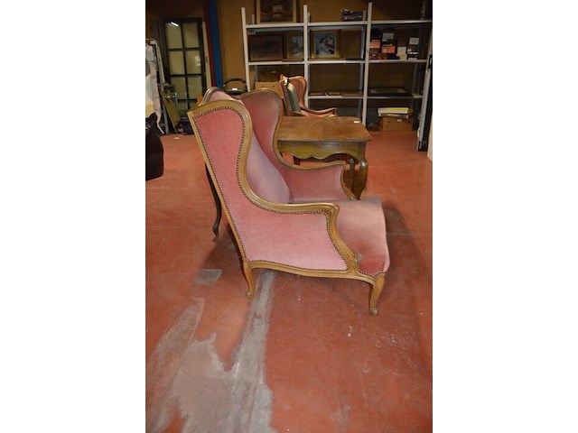 Oude houten tafel afm; 100x70x70, antieke wandtafel afm. 100x30x70, 2 clubzetels roze stoffen zit en rug, groen stoffen zetel met armleuning - afbeelding 14 van  17