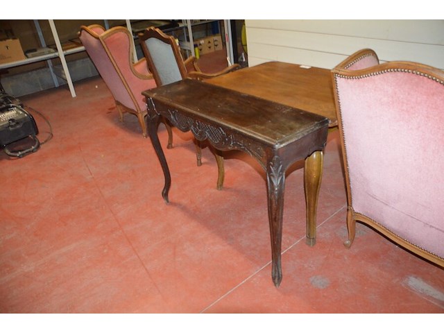 Oude houten tafel afm; 100x70x70, antieke wandtafel afm. 100x30x70, 2 clubzetels roze stoffen zit en rug, groen stoffen zetel met armleuning - afbeelding 15 van  17