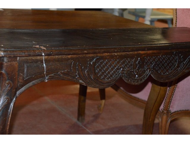 Oude houten tafel afm; 100x70x70, antieke wandtafel afm. 100x30x70, 2 clubzetels roze stoffen zit en rug, groen stoffen zetel met armleuning - afbeelding 17 van  17