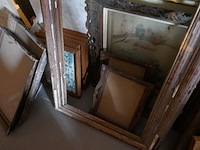 Oude kaders met schilderij en fotos - afbeelding 3 van  5