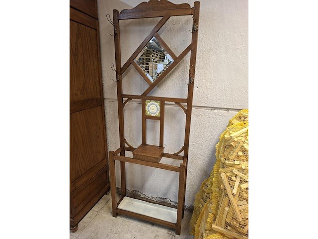 Oude kapstok - afbeelding 1 van  4