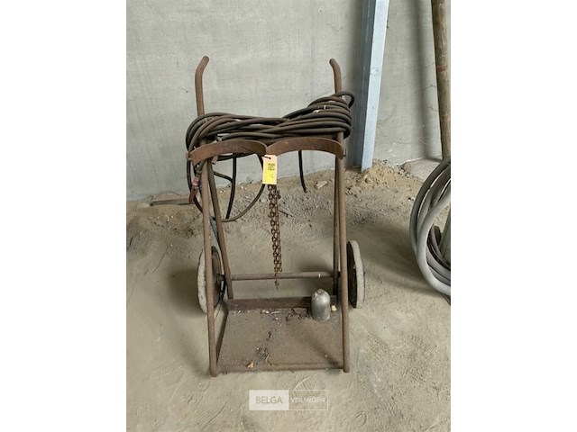 Oude kar voor gasflessen - afbeelding 1 van  2