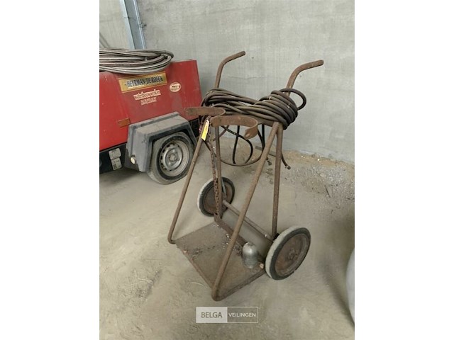 Oude kar voor gasflessen - afbeelding 2 van  2