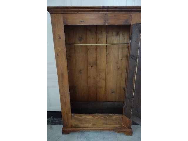 Oude kast - afbeelding 2 van  2