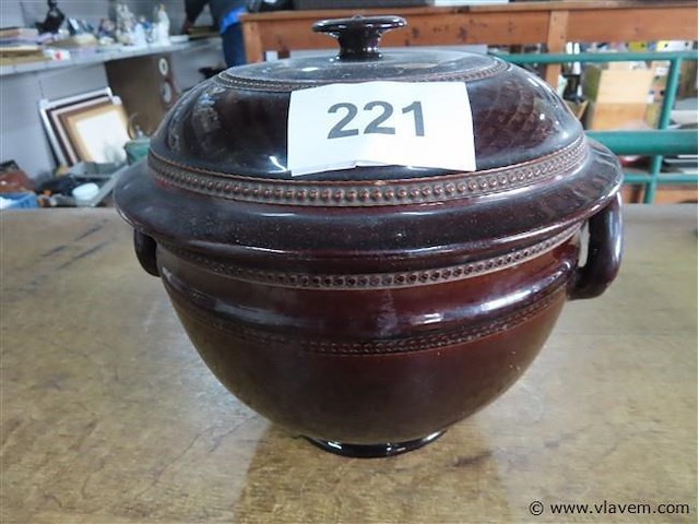 Oude keramieken terrine - afbeelding 1 van  3