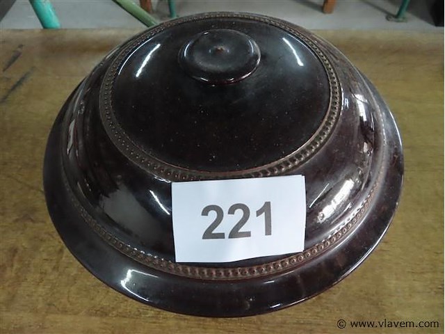 Oude keramieken terrine - afbeelding 2 van  3