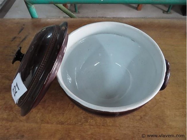 Oude keramieken terrine - afbeelding 3 van  3