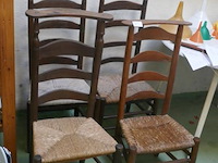 Oude kerkstoeltjes - afbeelding 1 van  1