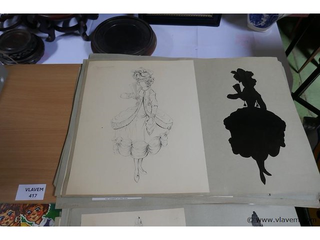 Oude kledingdracht - afbeelding 2 van  6