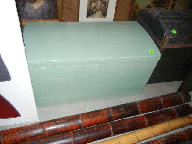 Oude koffer (geschilderd) - afbeelding 2 van  2