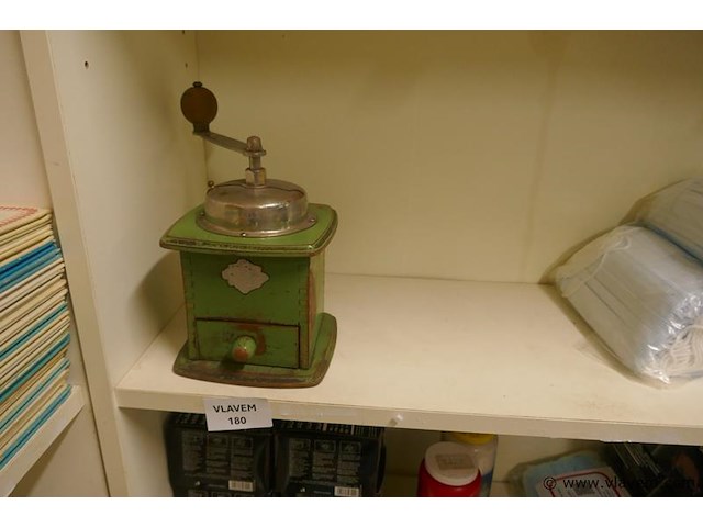 Oude koffiemolen - afbeelding 1 van  1