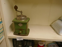 Oude koffiemolen - afbeelding 1 van  1
