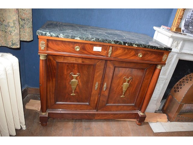 Oude ladenkast 2 deuren 2 laden met marmeren blad en koper beslag afm. 125x105x60 - afbeelding 1 van  8