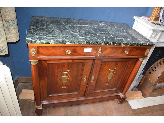 Oude ladenkast 2 deuren 2 laden met marmeren blad en koper beslag afm. 125x105x60 - afbeelding 2 van  8