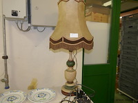 Oude lampadère in hout - afbeelding 1 van  1