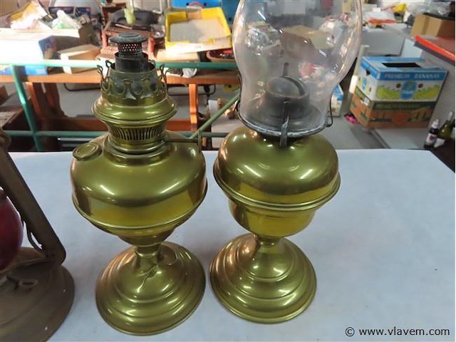 Oude lampen 3 stuks - afbeelding 2 van  3